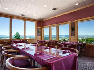 Howard Johnson By Wyndham Helena Restoran gambar